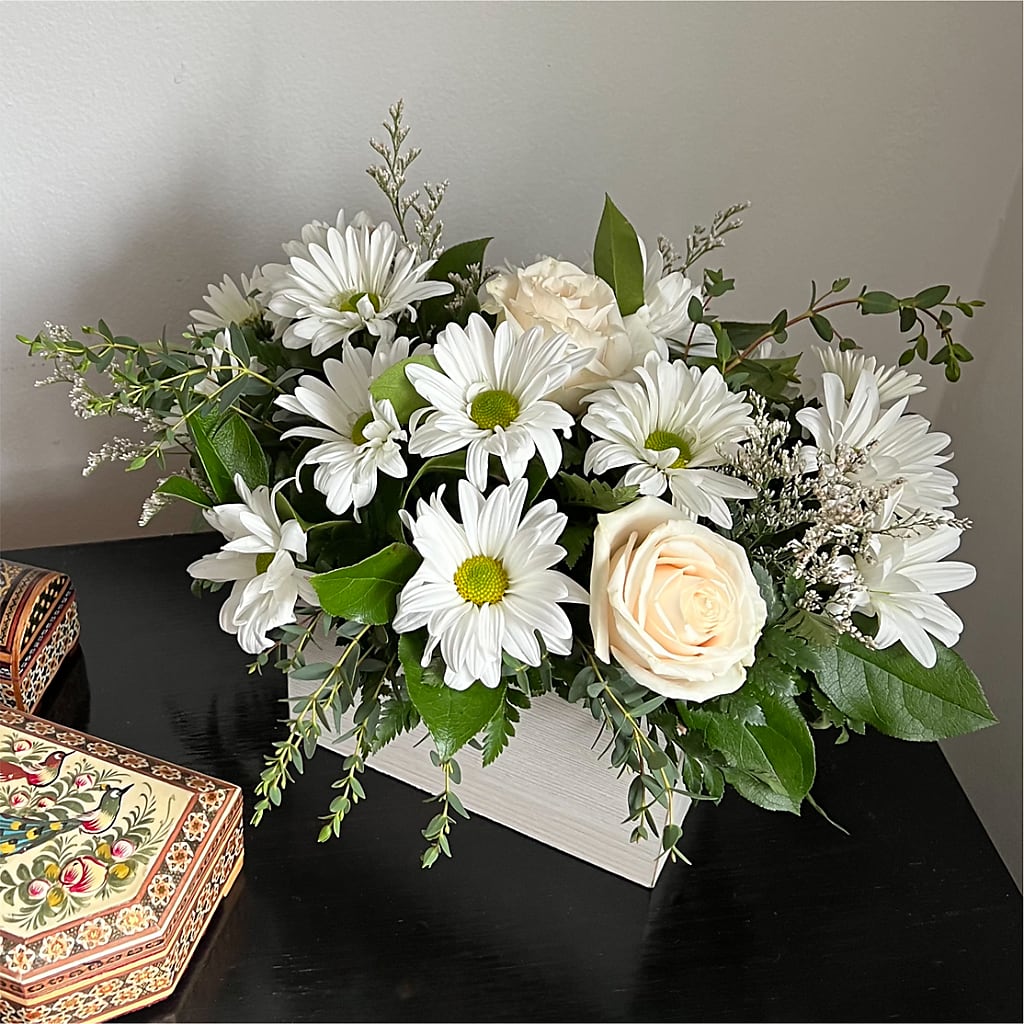 Fresh Linen Box Bouquet –  Amour Florist, Belford NJ